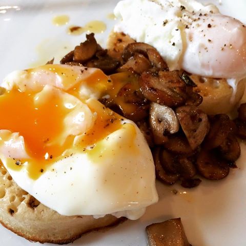 Poached Eggs & Chilli Butter Mushrooms